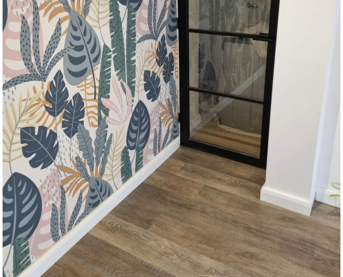 Textured oak LVT flooring in a Redhill kitchen-diner