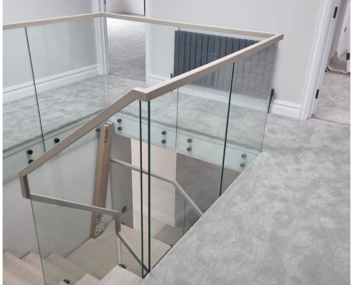 Reigate landing and bedrooms with grey deep pile carpet